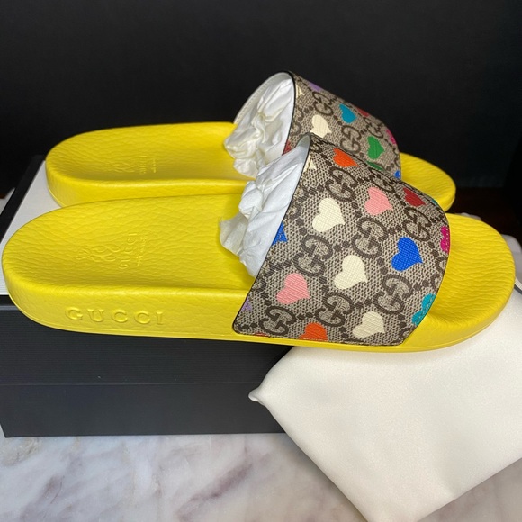 Gucci slides ❤️ - Picture 2 of 3
